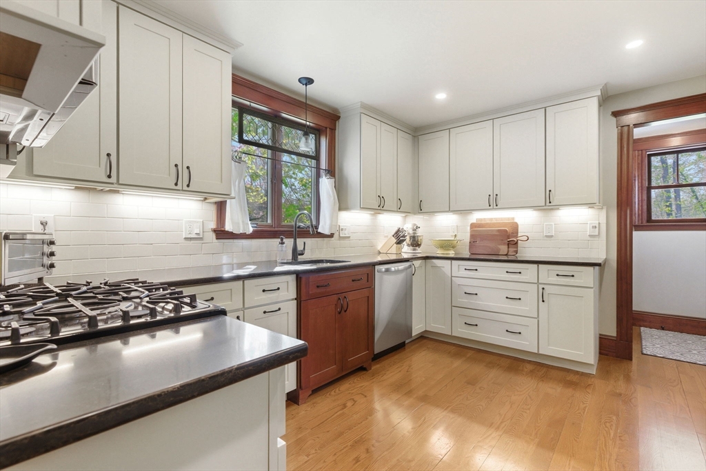 191 Court Street Dedham, MA 02026 - Photo 3 of 20