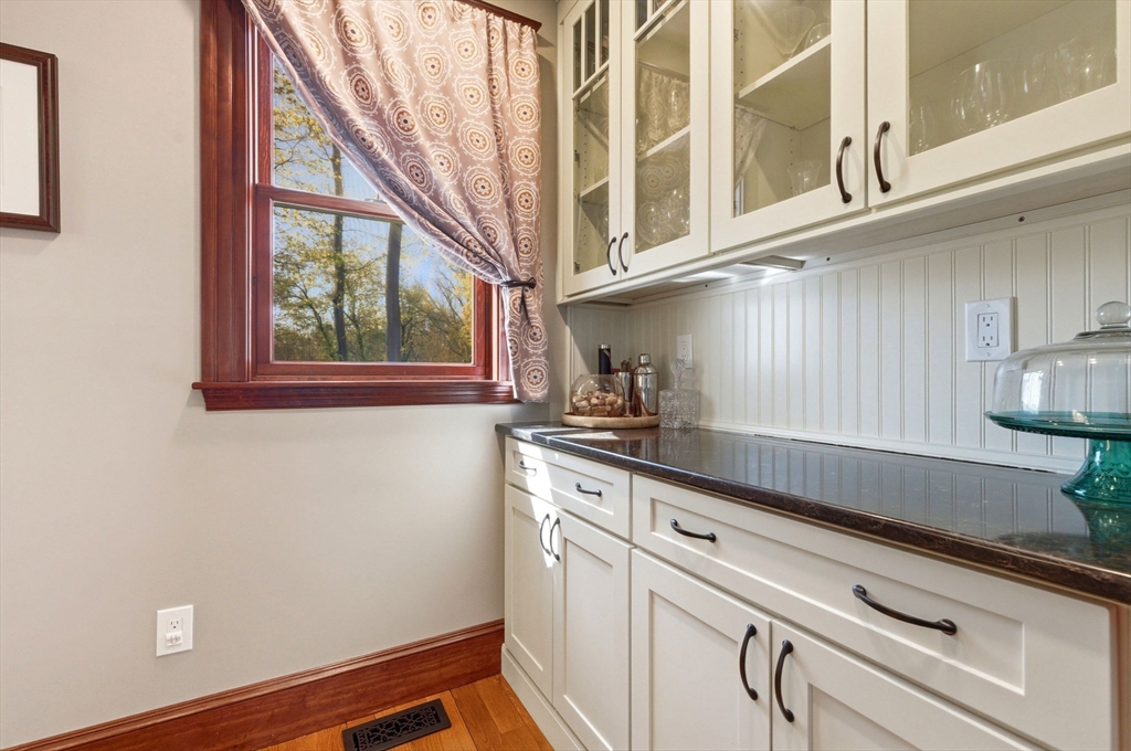 191 Court Street Dedham, MA 02026 - Photo 4 of 20