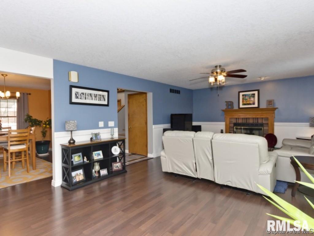 6928 Fringetree Way Springfield, IL 62712 - Photo 8 of 36