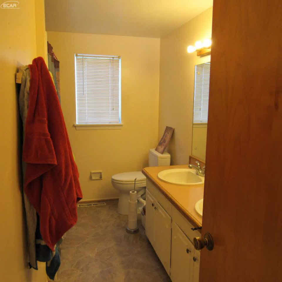 6486 Calkins Road Flint, MI 48532 - Photo 31 of 48 21203563-30.JPG