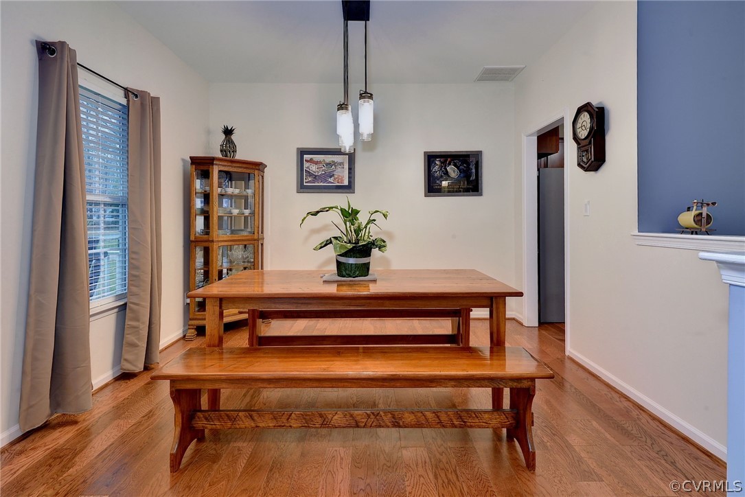 8343 Patrick Henry Way Gloucester, VA 23061 - Photo 6 of 39 a view of a livingroom with furniture and workspace
