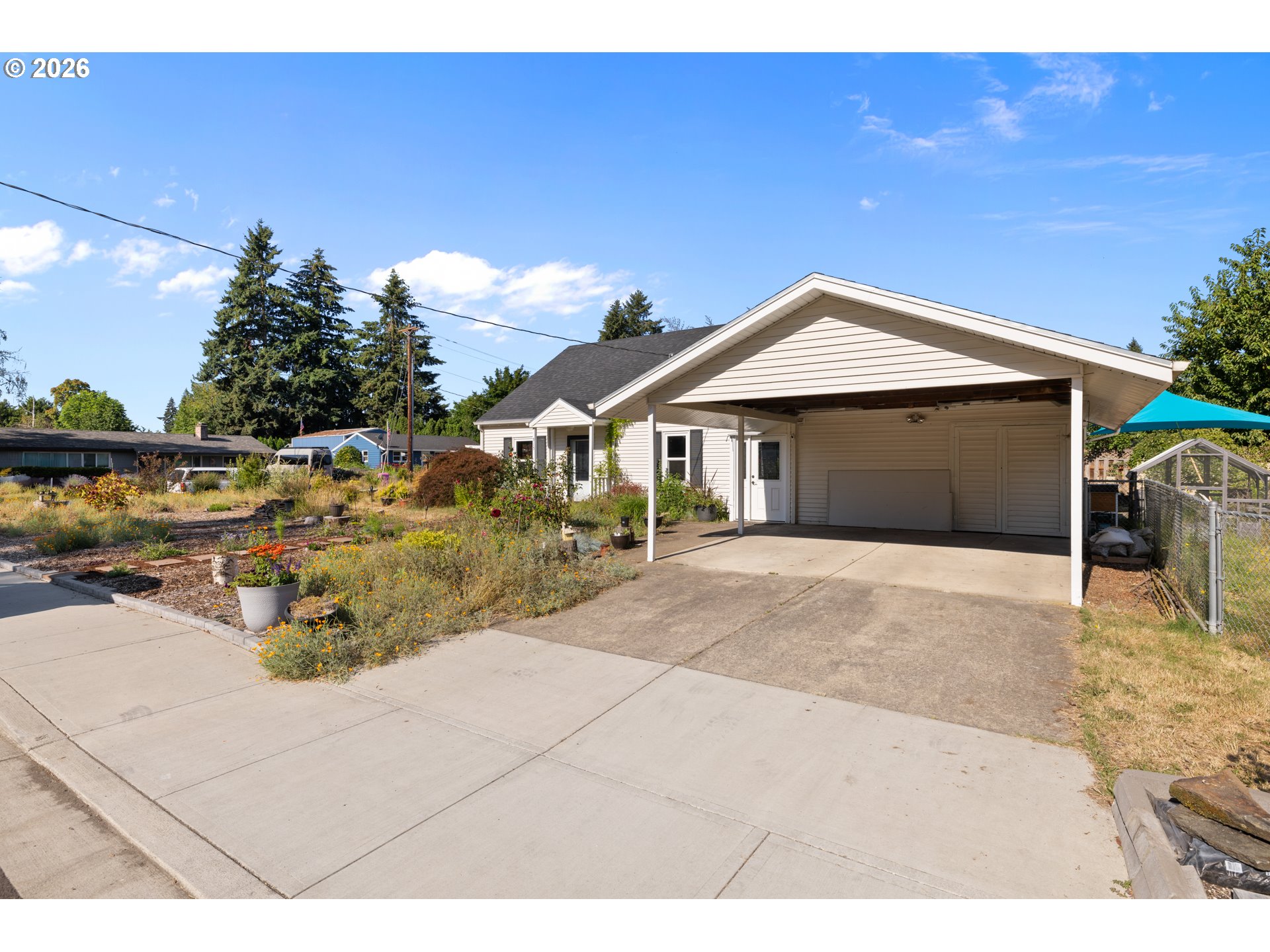 915 North Locust Street Canby, OR 97013 - Photo 5 of 35