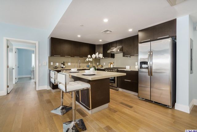 $745,000 | 2939 Leeward Avenue, Unit 609, Los Angeles, CA 90005