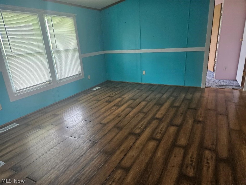 5229 Senate Road Southeast Amsterdam, OH 43903 - Photo 2 of 13