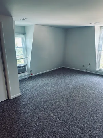 $800 | 330 West Sycamore Street, Unit 3W, Sycamore, IL 60178