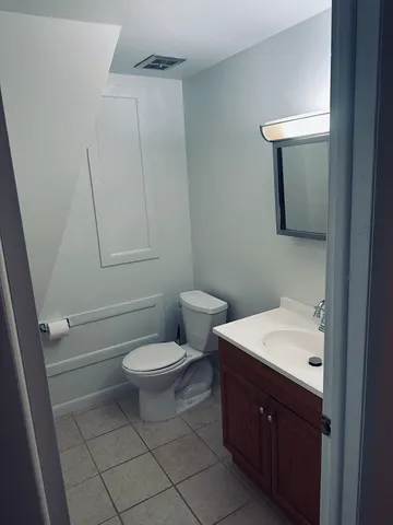 $800 | 330 West Sycamore Street, Unit 3W, Sycamore, IL 60178