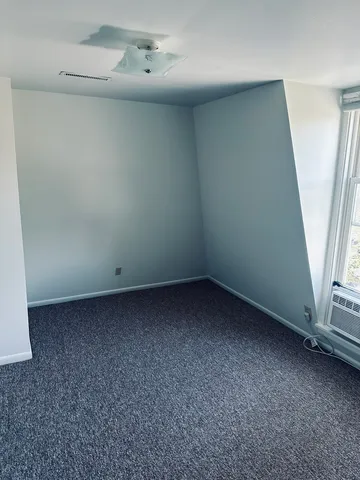 $800 | 330 West Sycamore Street, Unit 3W, Sycamore, IL 60178