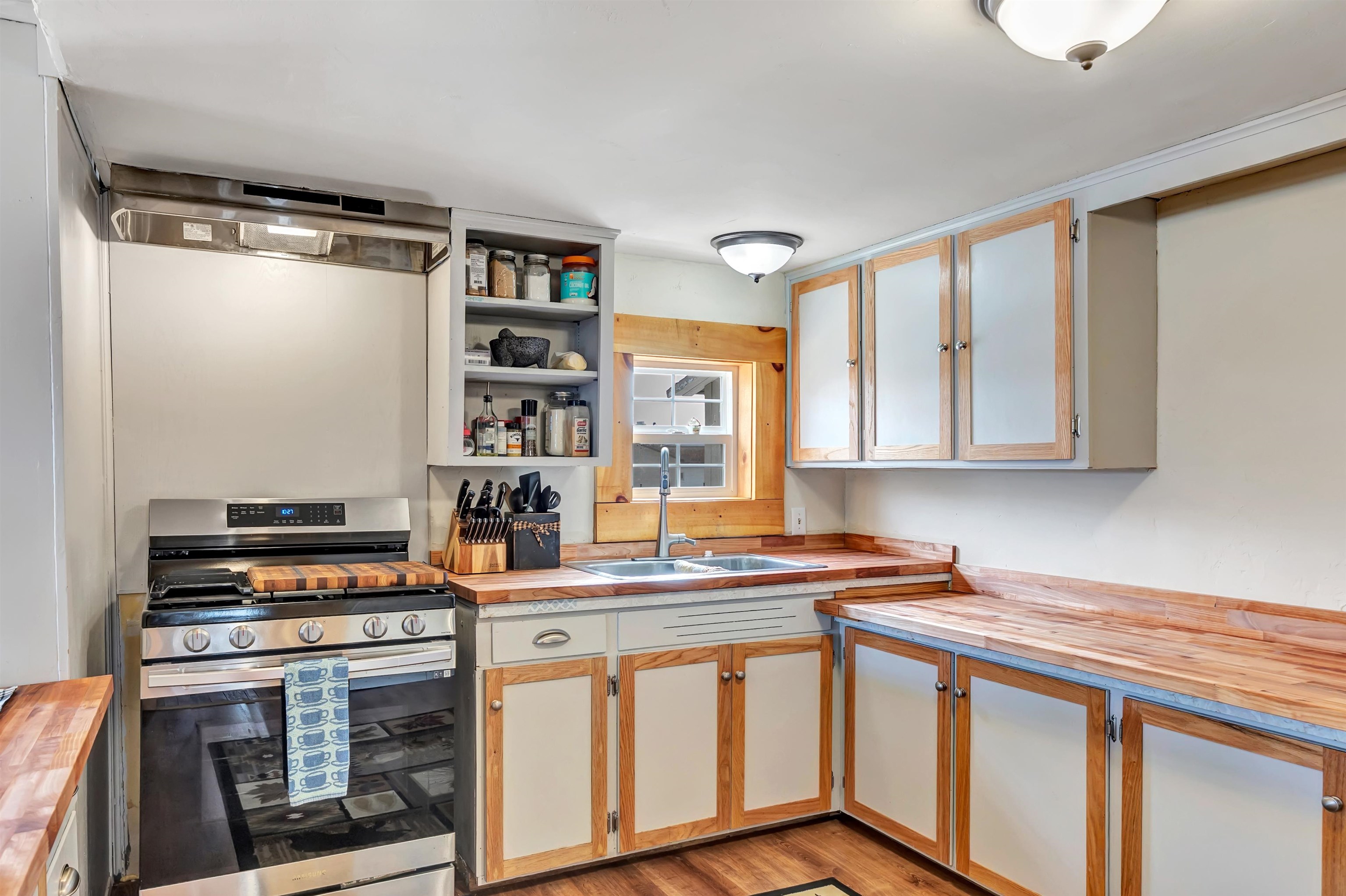 10931 Gillett Town Hall Road Gillett, WI 54124 - Photo 7 of 24