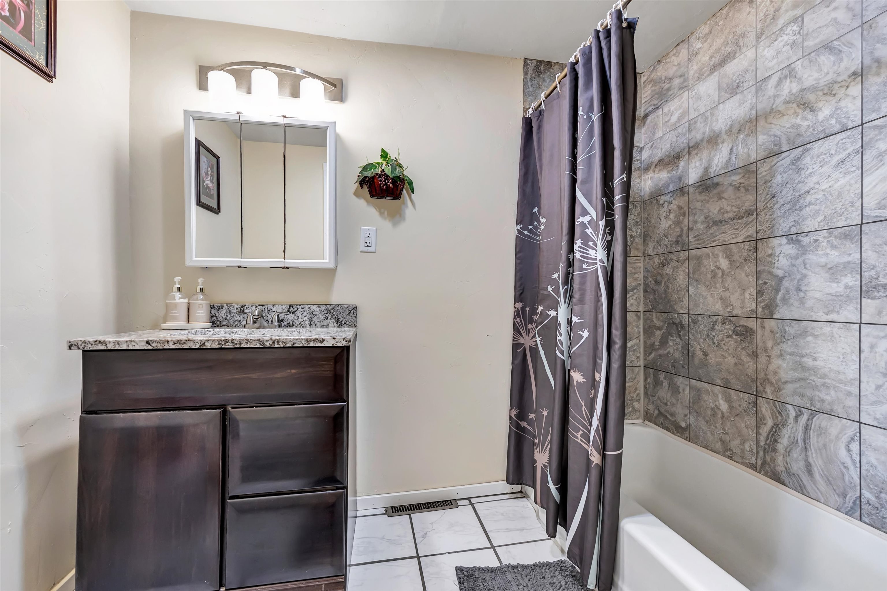 10931 Gillett Town Hall Road Gillett, WI 54124 - Photo 8 of 24