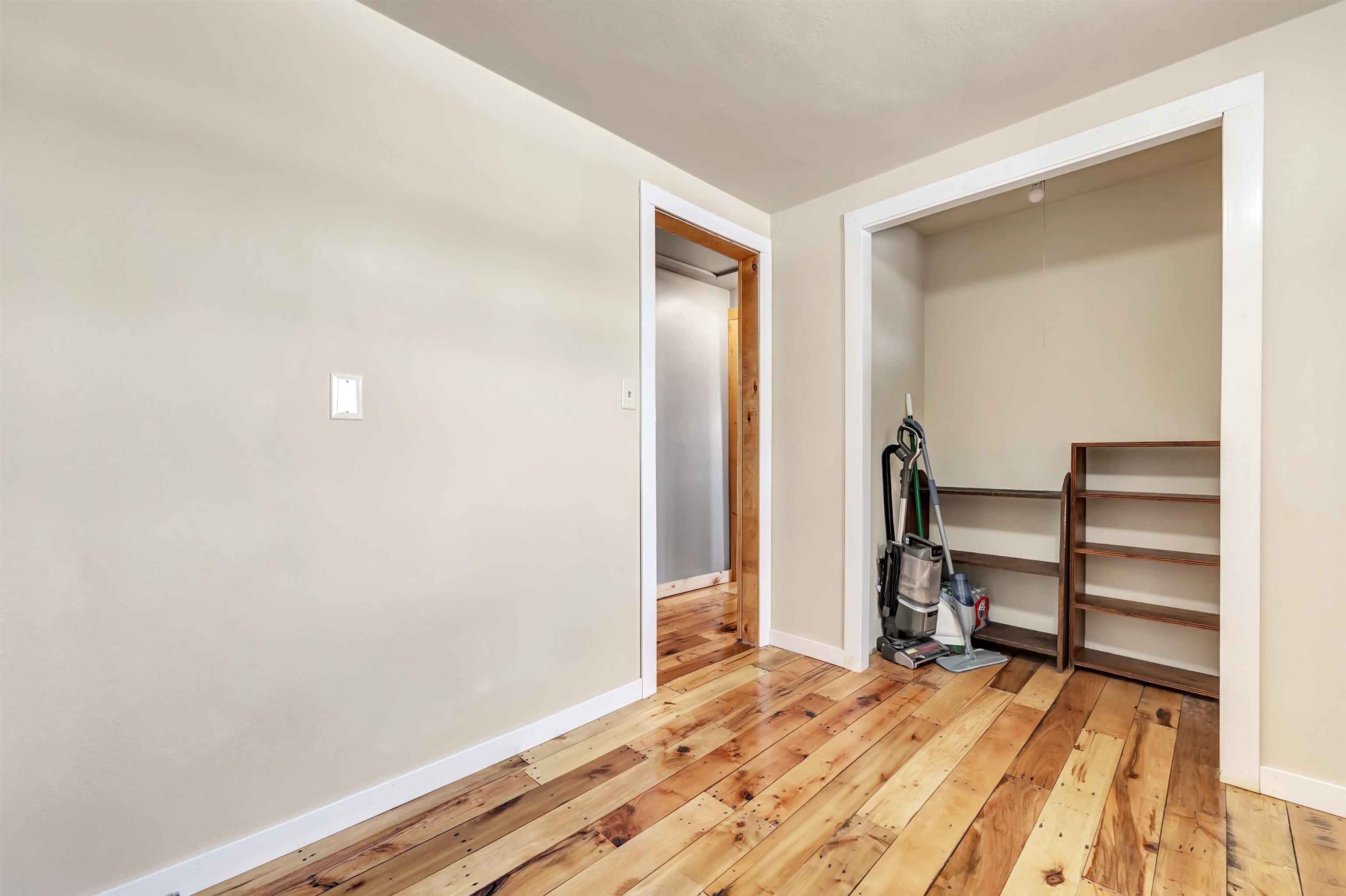 10931 Gillett Town Hall Road Gillett, WI 54124 - Photo 10 of 24