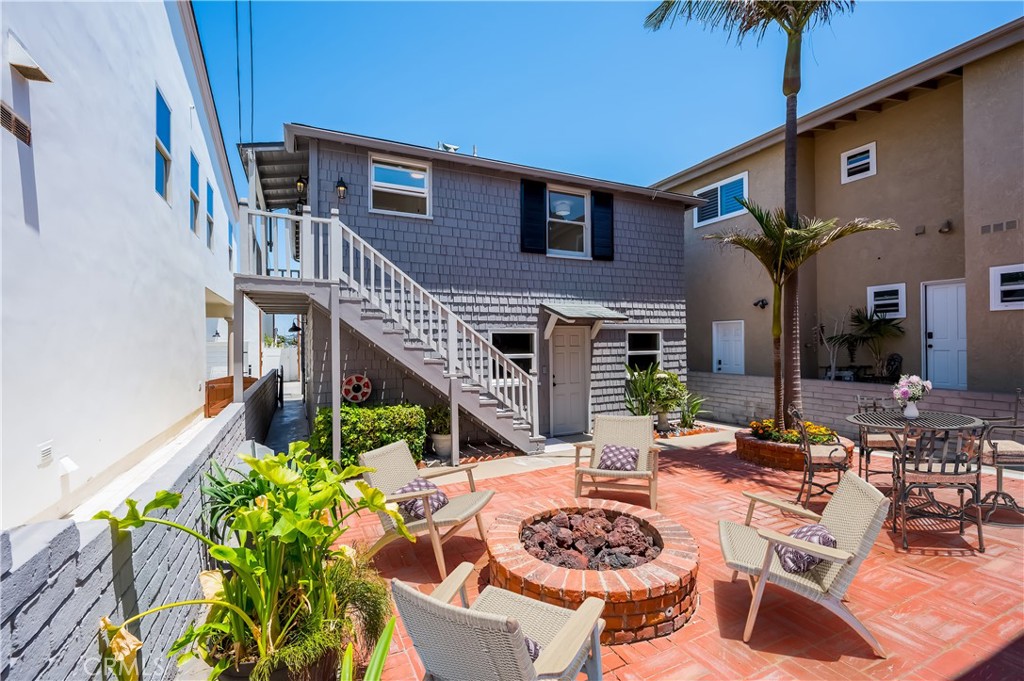1708 West Oceanfront, Unit B Newport Beach, CA 92663 - Photo 10 of 14 a building outdoor space with patio furniture