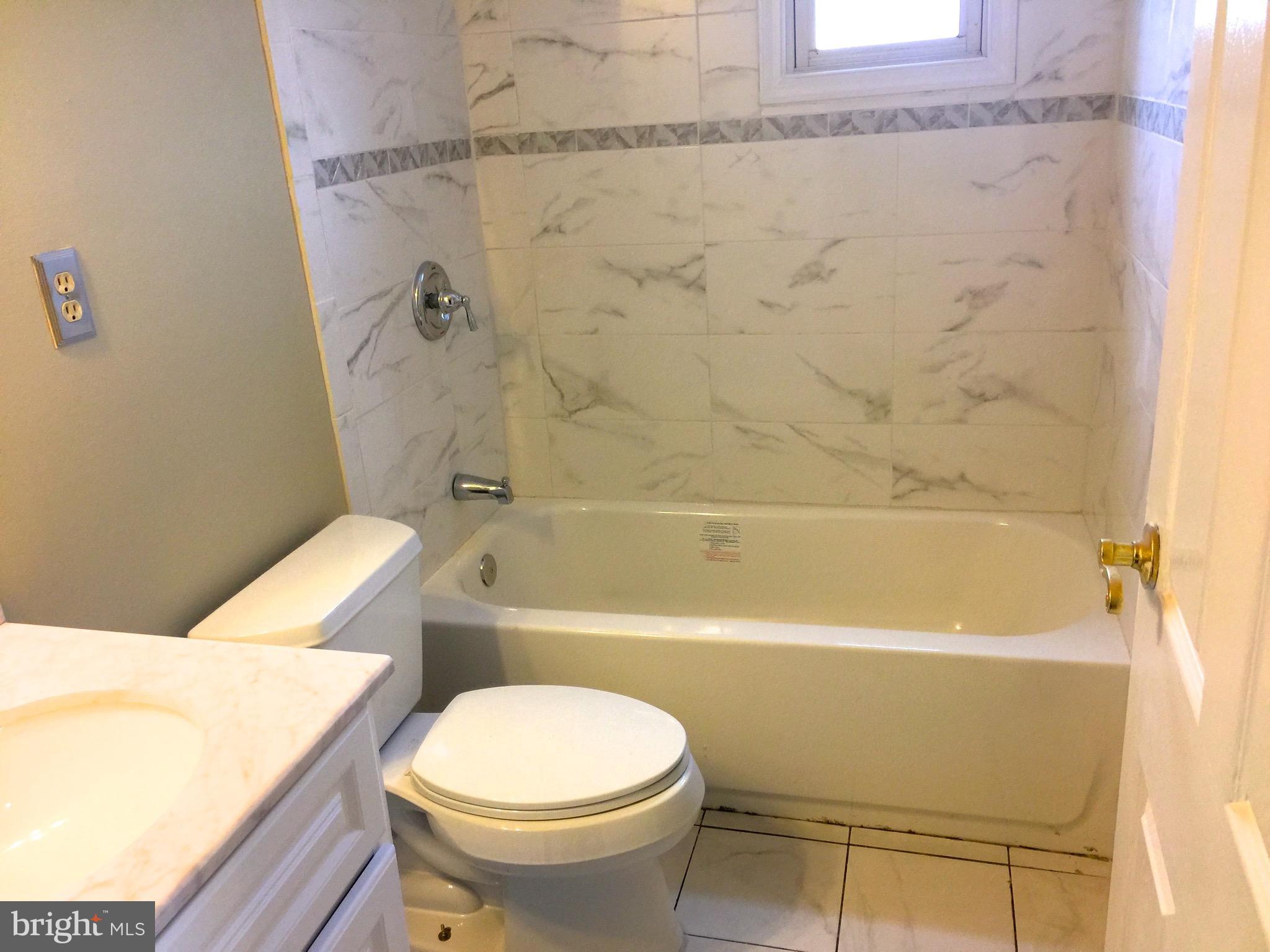 7406 Edsworth Road Baltimore, MD 21222 - Photo 12 of 24 Bath, Upper Level