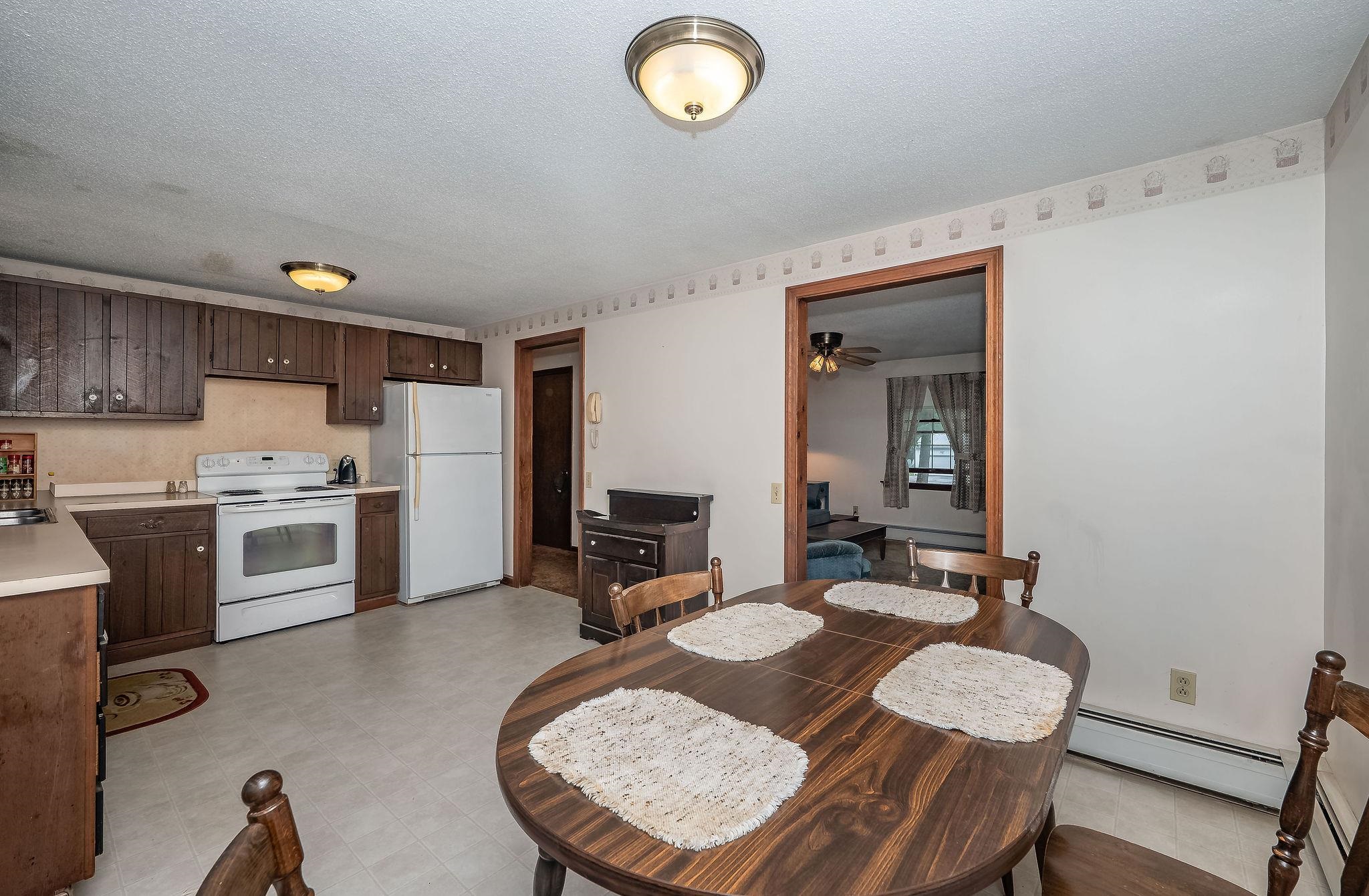 89 Oak Street Rochester, NH 03839 - Photo 8 of 34