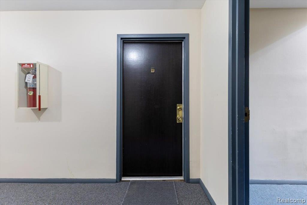 29890 West 12 Mile Road, Unit 902 Farmington, MI 48334 - Photo 4 of 27