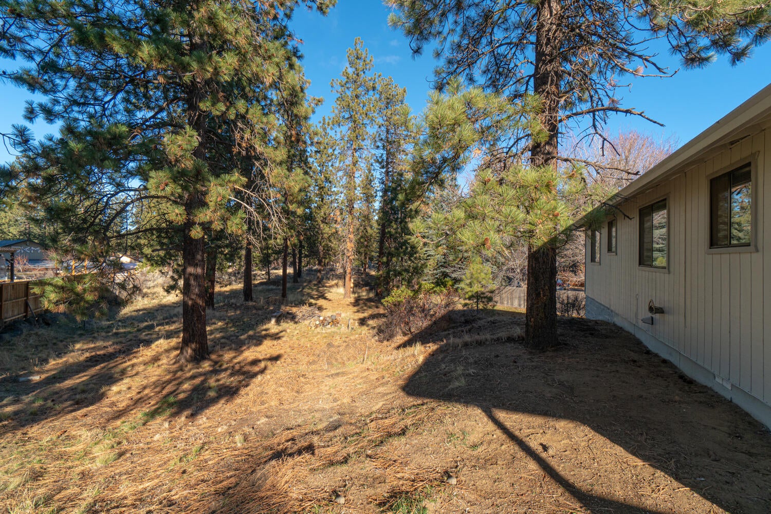19610 Apache Road Bend, OR 97702 - Photo 20 of 27 19610-009