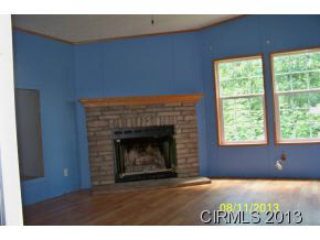 1305 Riverside Drive Huntington, IN 46750 - Photo 3 of 10 Gallery Image 3