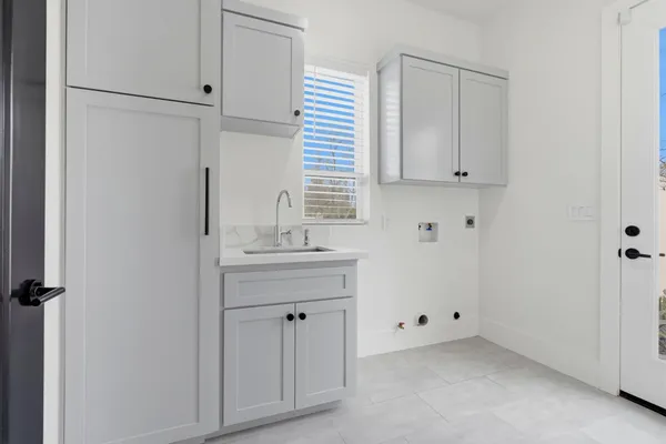$1,199,000 | 2191 North Linwood Street, Visalia, CA 93291