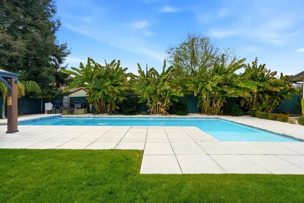 $1,199,000 | 2191 North Linwood Street, Visalia, CA 93291