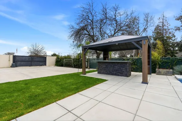 $1,199,000 | 2191 North Linwood Street, Visalia, CA 93291