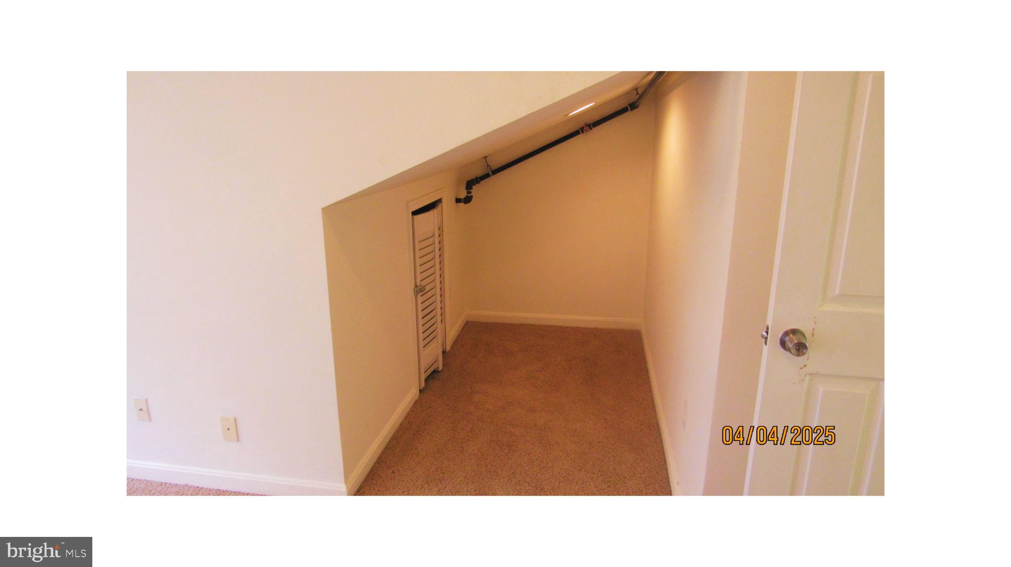 225 56th Place Northeast Washington, DC 20019 - Photo 23 of 30 4TH LEVEL 1ST BEDROOM (LEFT SIDE)