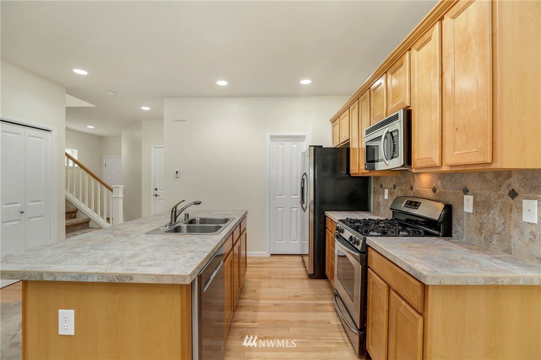 2928 183rd Place Southeast Bothell, WA 98012 - Photo 4 of 25