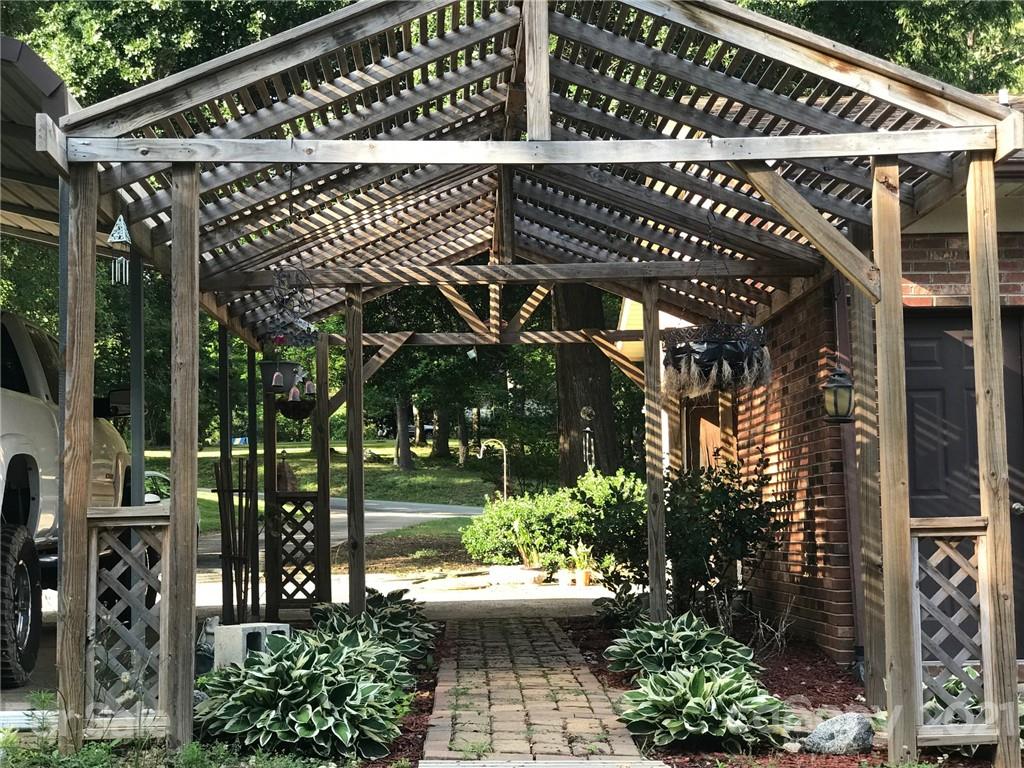 282 Cowans Ford Road Stanley, NC 28164 - Photo 2 of 25 Gallery Image 2