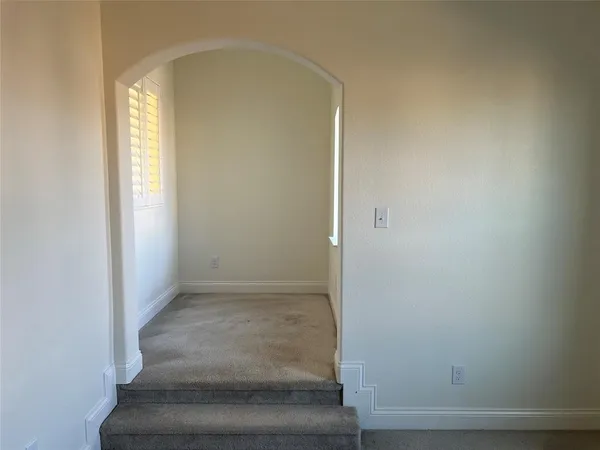 a view of entryway with a window
