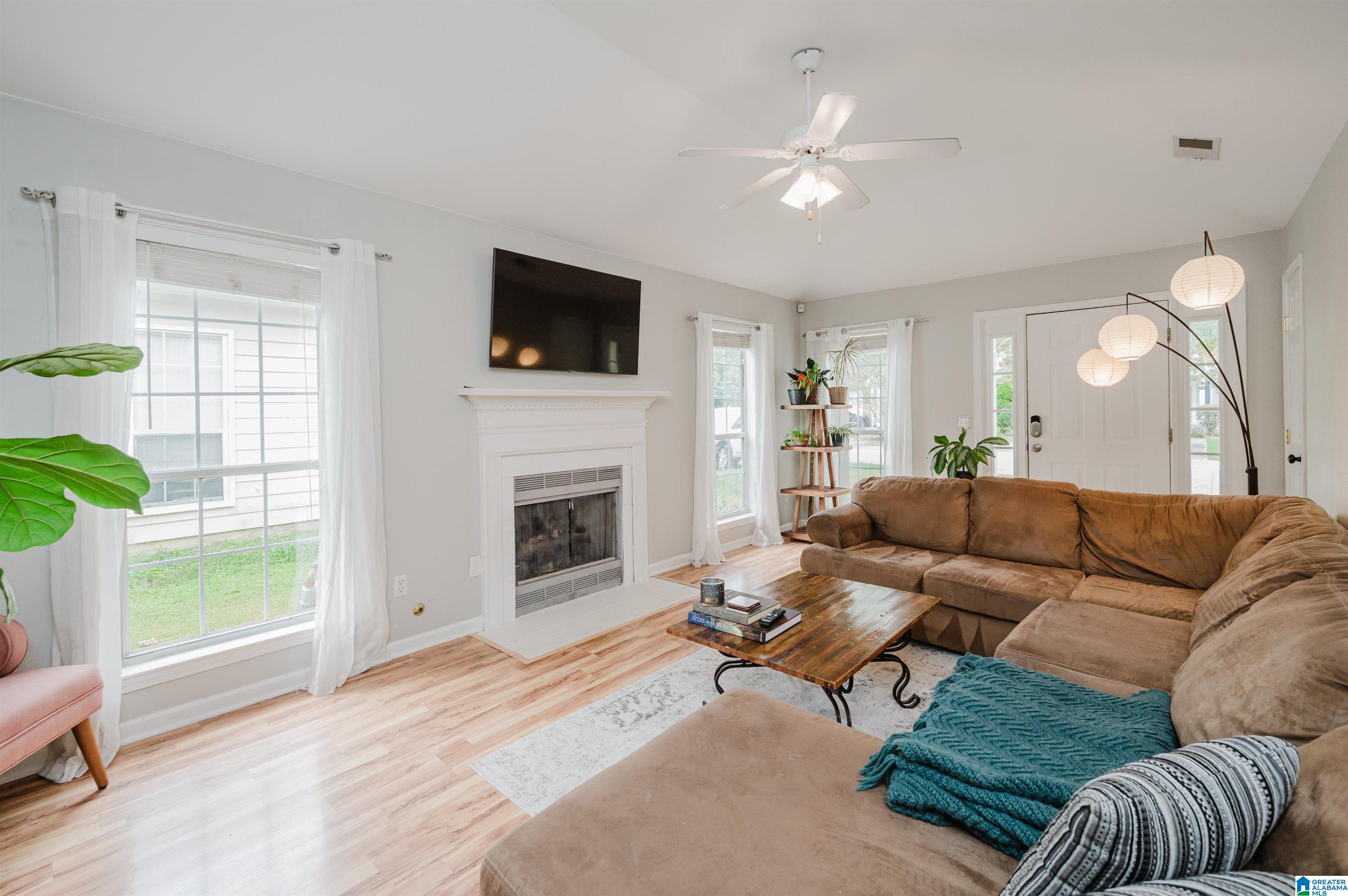 389 Walker Way Pelham, AL 35124 - Photo 6 of 37