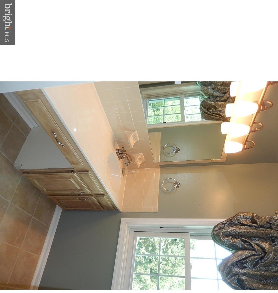 39 Karen Court Lititz, PA 17543 - Photo 12 of 19 Gallery Image 12