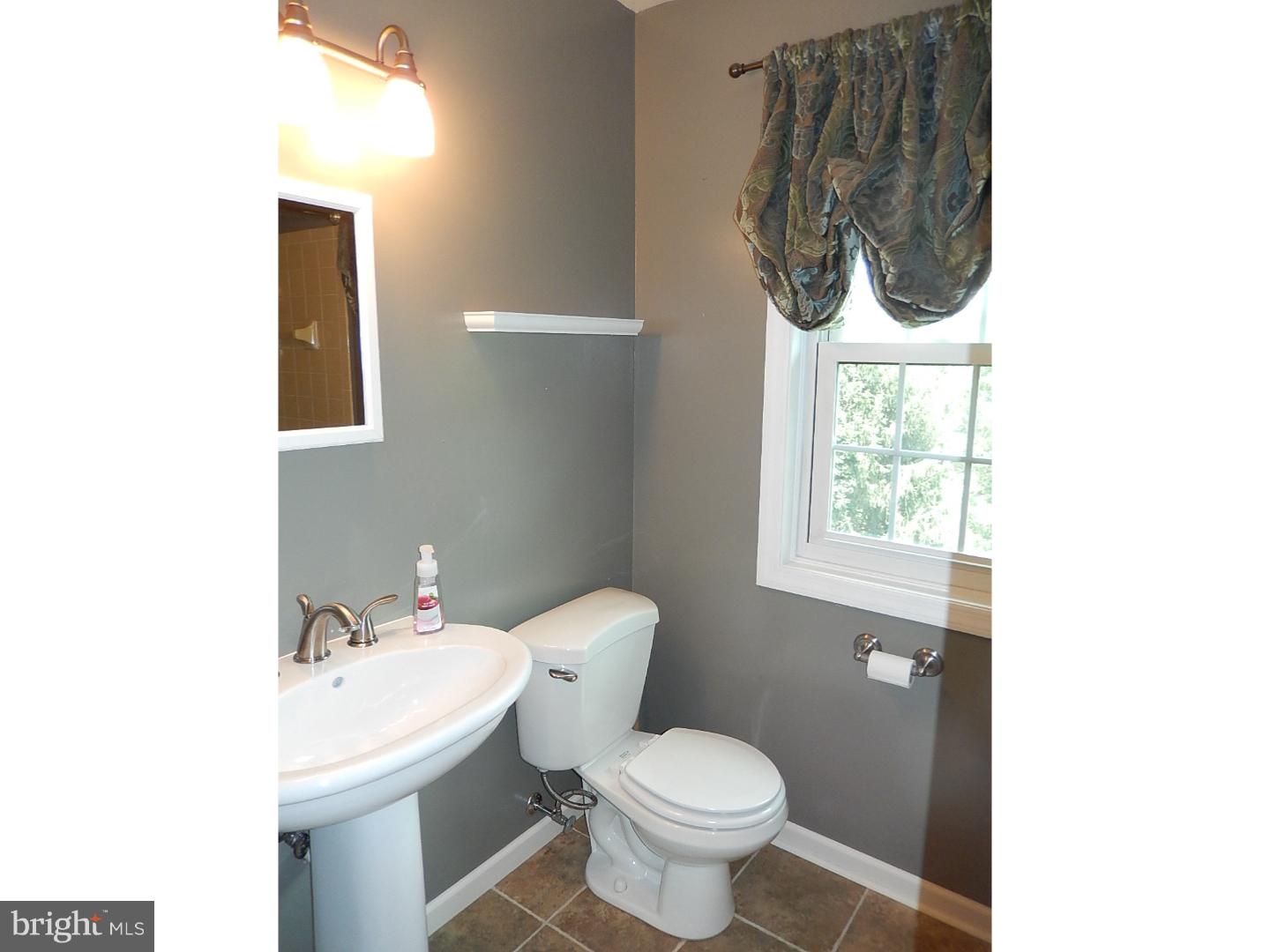39 Karen Court Lititz, PA 17543 - Photo 13 of 19 Gallery Image 13