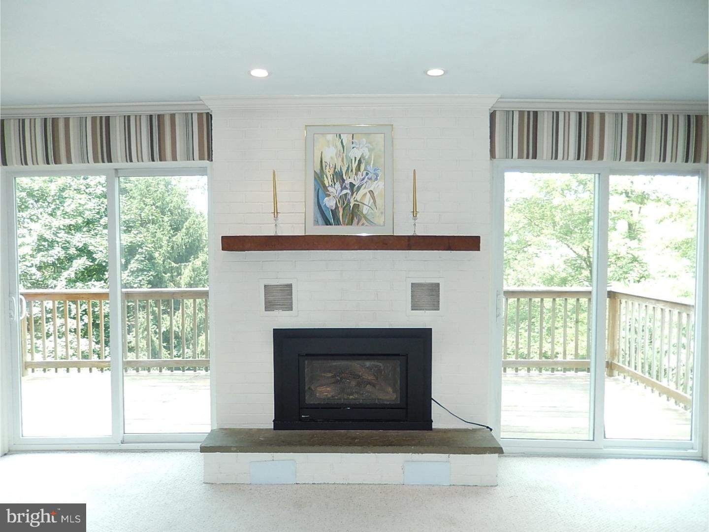 39 Karen Court Lititz, PA 17543 - Photo 4 of 19 Gallery Image 4