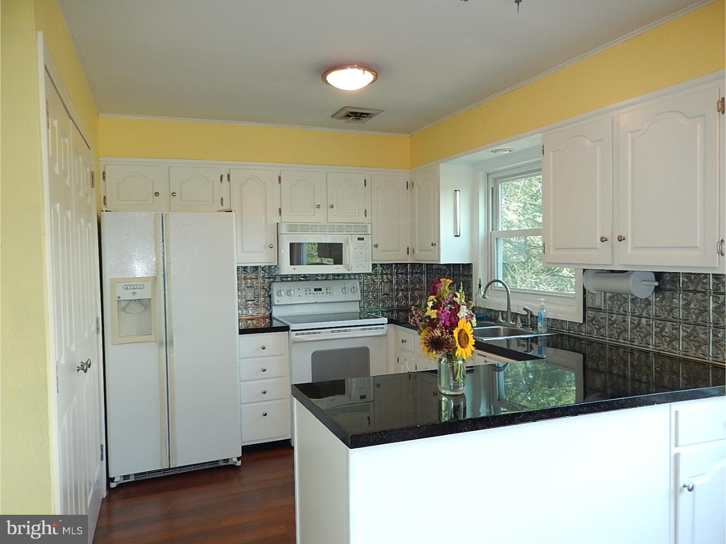 39 Karen Court Lititz, PA 17543 - Photo 7 of 19 Gallery Image 7