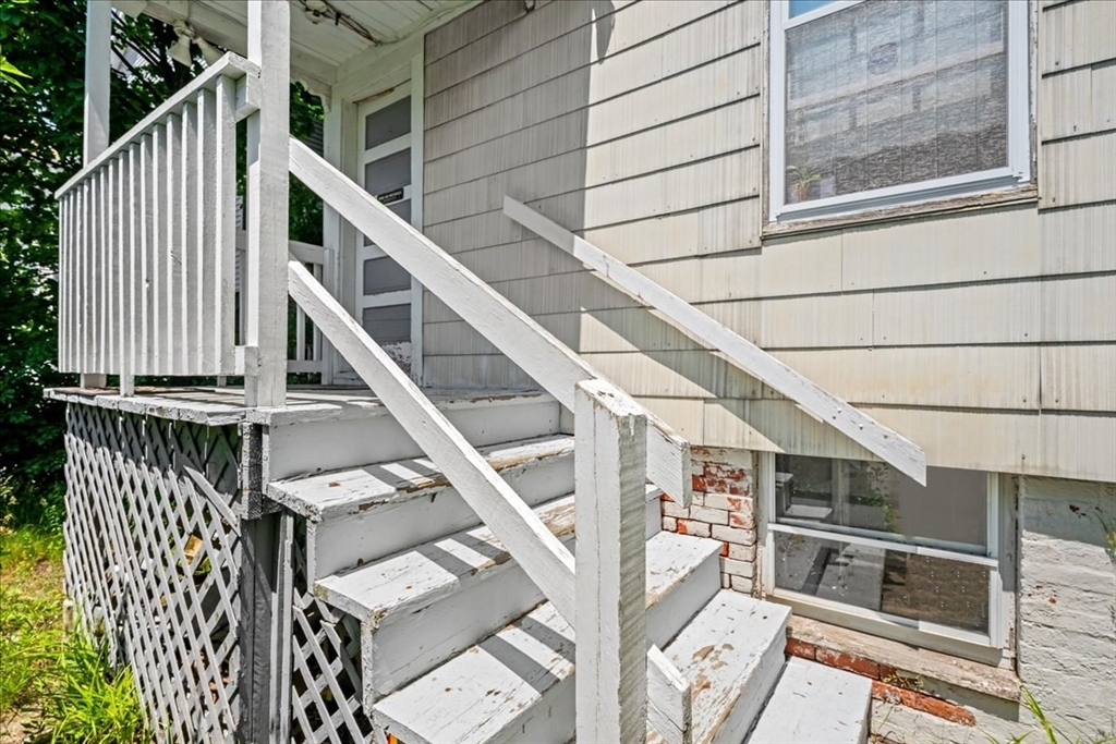 60 Esther Street Worcester, MA 01607 - Photo 26 of 38