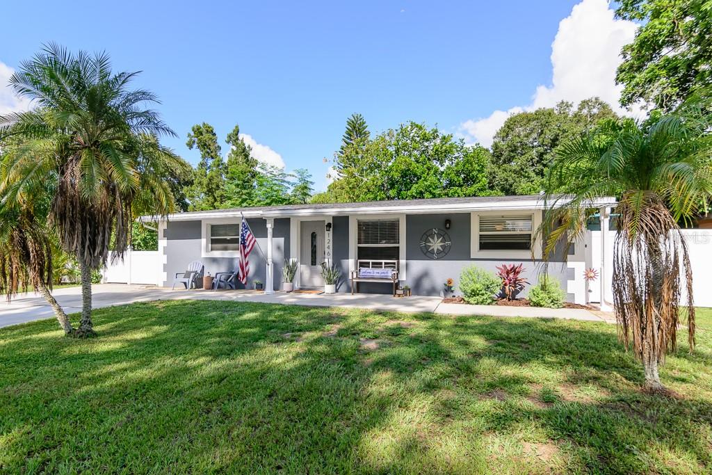 Welcome Home to 1246 S. Hillcrest Ave. Clearwater, Florida, 33756 - Classic Clearwater!