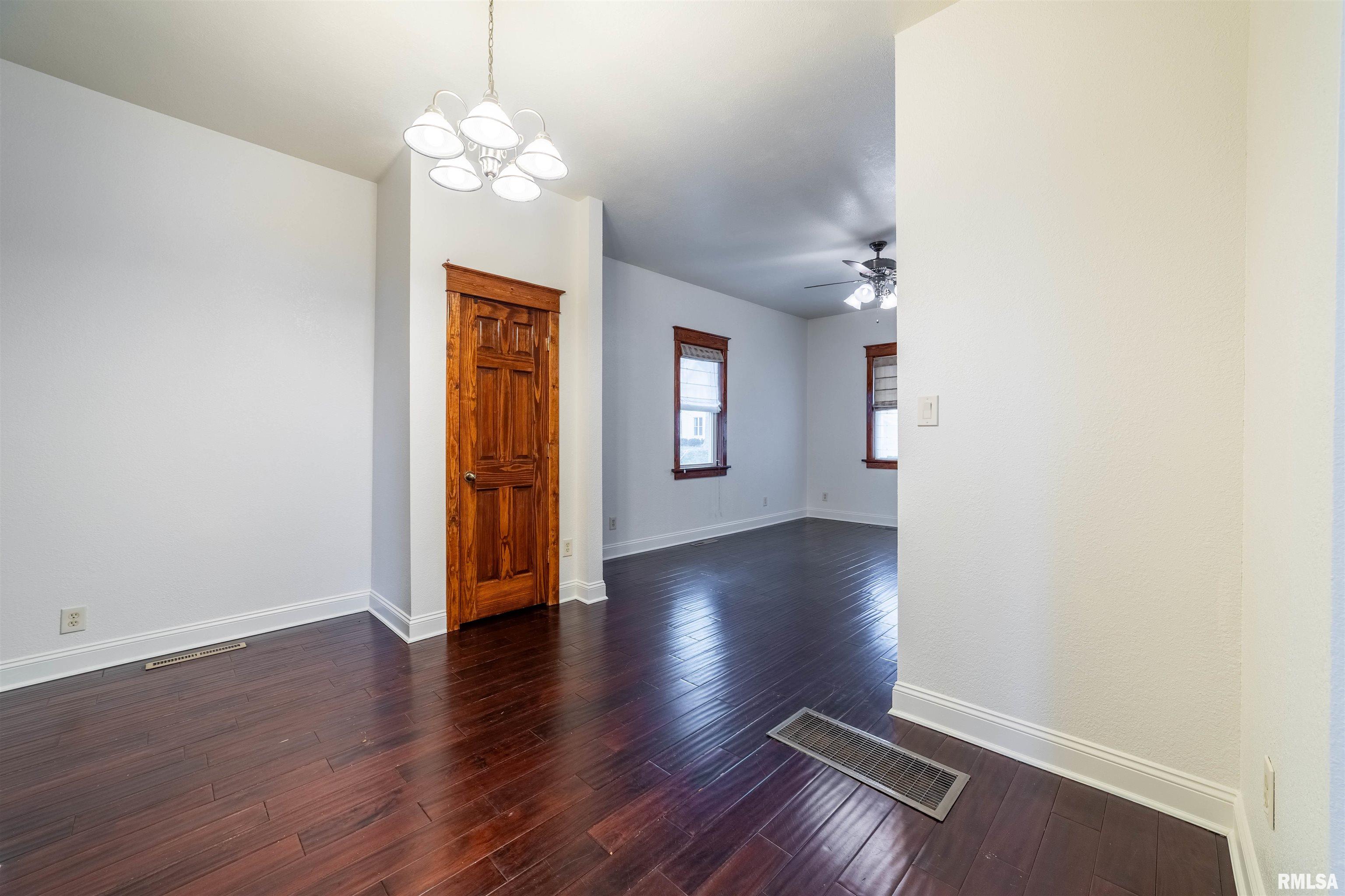 732 South 15th Street Quincy, IL 62301 - Photo 8 of 17