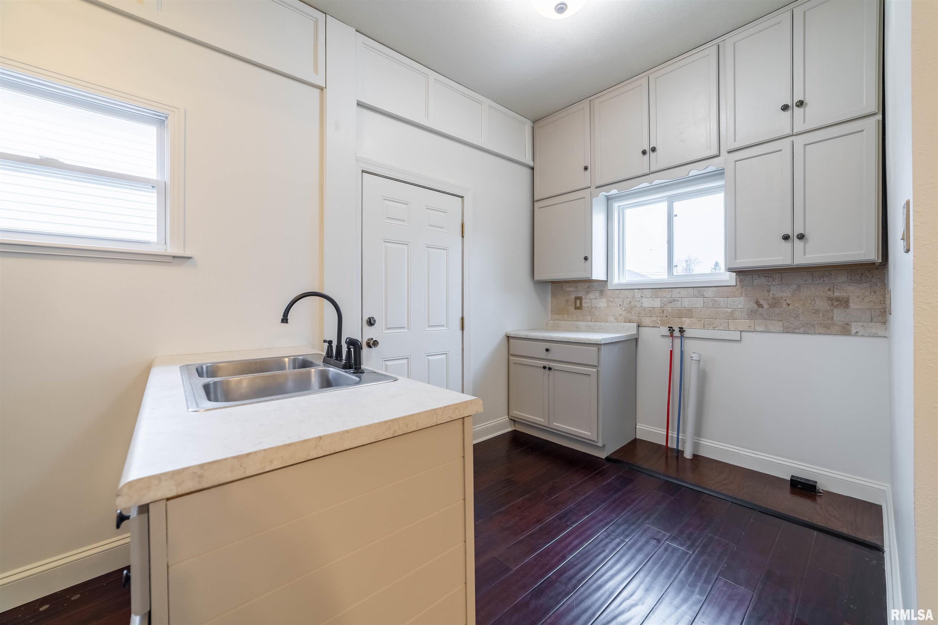 732 South 15th Street Quincy, IL 62301 - Photo 9 of 17