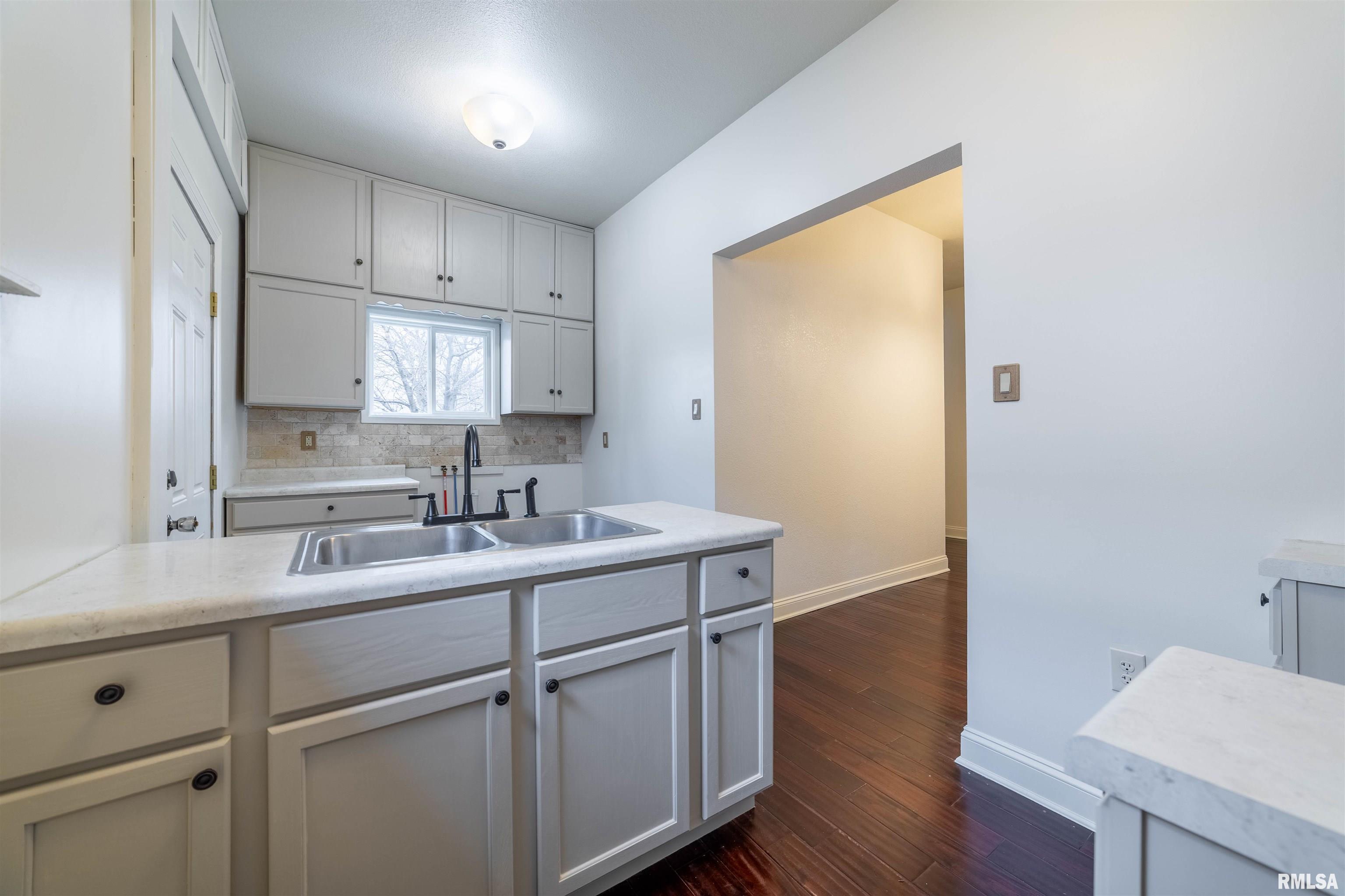 732 South 15th Street Quincy, IL 62301 - Photo 10 of 17