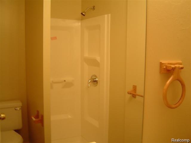 32013 West 12 Mile Road, Unit 313 Farmington Hills, MI 48334 - Photo 10 of 15
