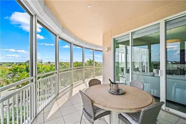 $4,375,000 | 4151 Gulf Shore Boulevard North, Unit 605, Naples, FL 34103