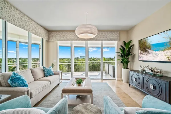 $4,375,000 | 4151 Gulf Shore Boulevard North, Unit 605, Naples, FL 34103