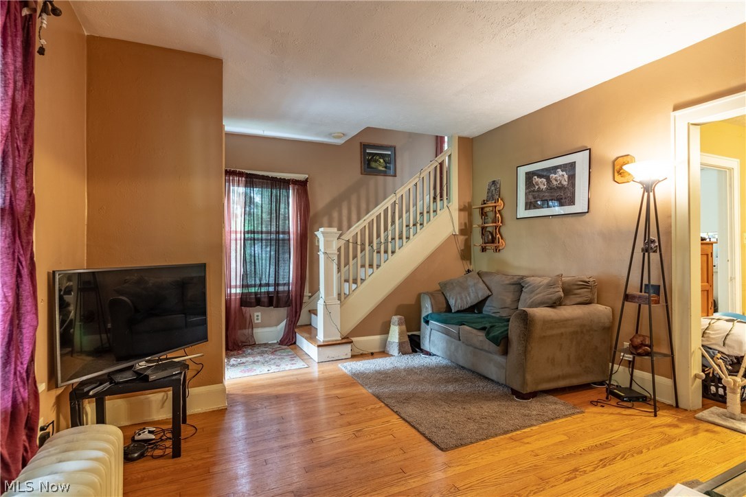 4476 Rainbow Road Cleveland, OH 44121 - Photo 22 of 33 Wood Floors throughout - Unit 2