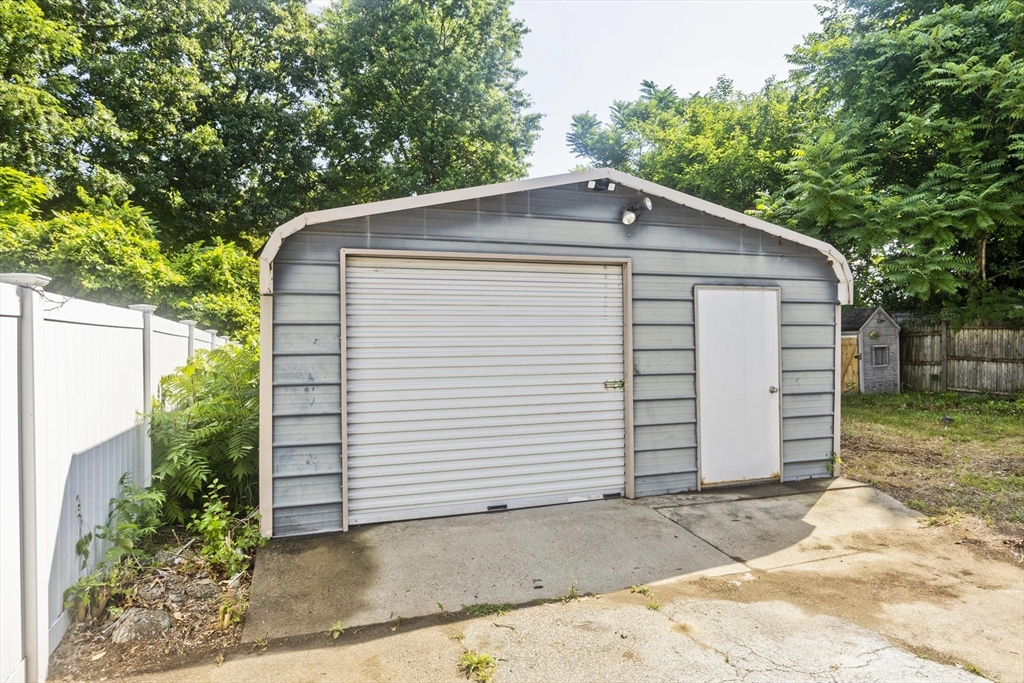 121 Dorset Street Springfield, MA 01108 - Photo 39 of 40