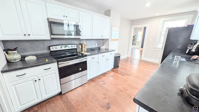 $205,900 | 1127 Washington Street, Emporia, KS 66801