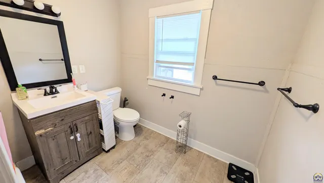 $205,900 | 1127 Washington Street, Emporia, KS 66801