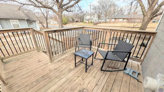 $205,900 | 1127 Washington Street, Emporia, KS 66801