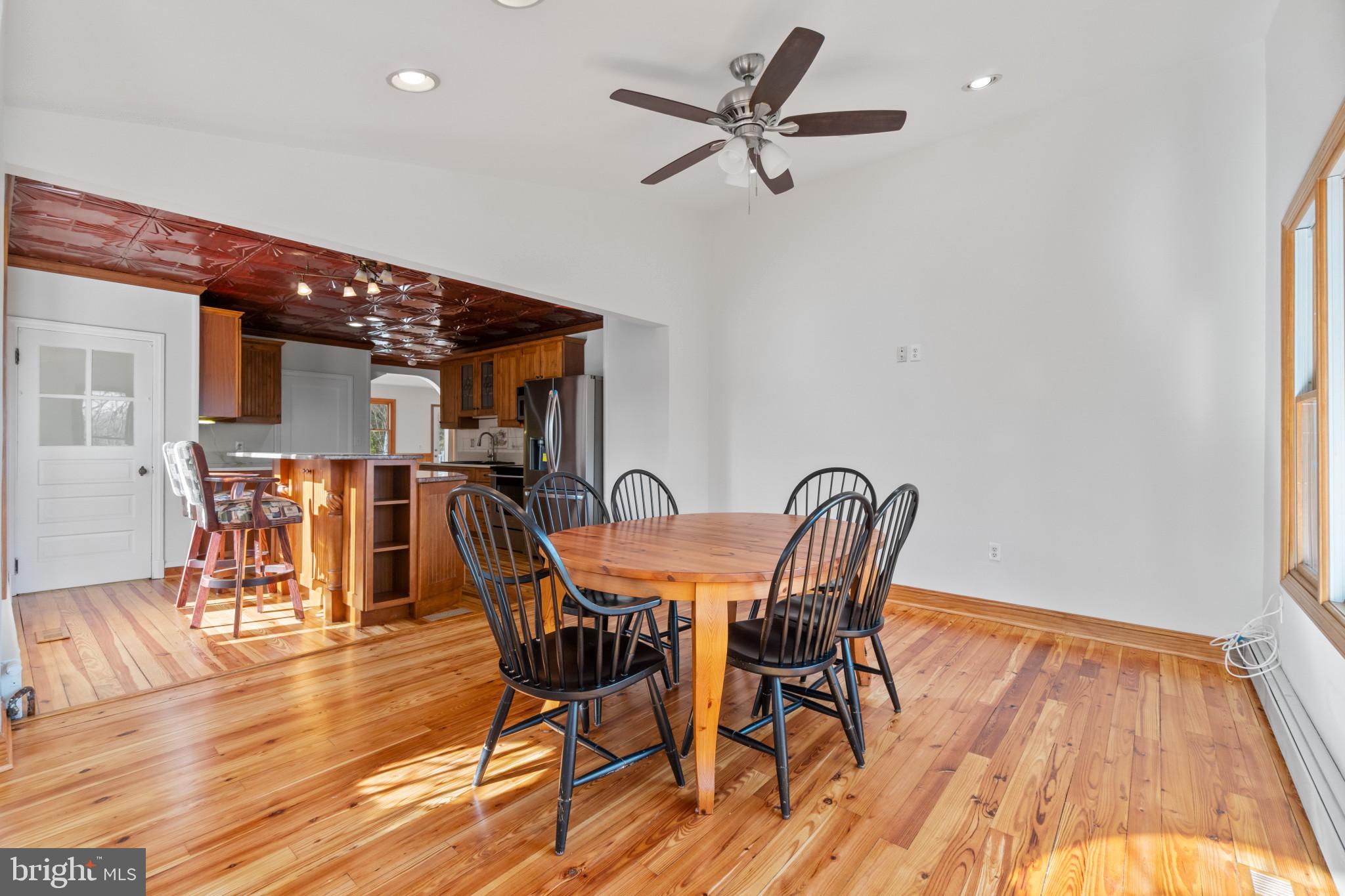 712 Powhatan Beach Road Pasadena, MD 21122 - Photo 25 of 38 Gallery Image 25
