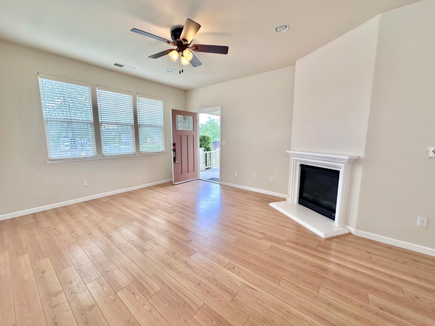 258 Cottage Circle Murphys, CA 95247 - Photo 5 of 28