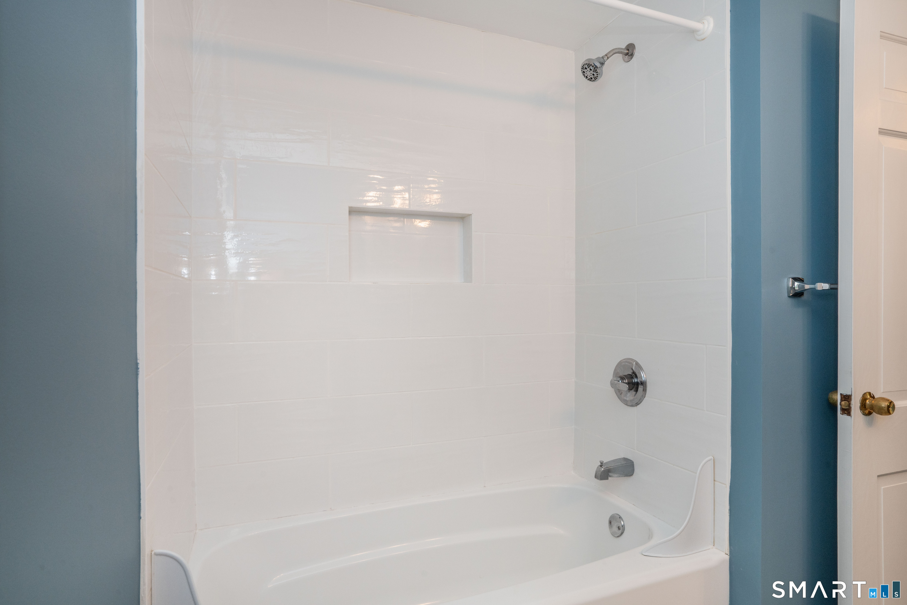 6 Stratton Lane Simsbury, CT 06092 - Photo 24 of 40