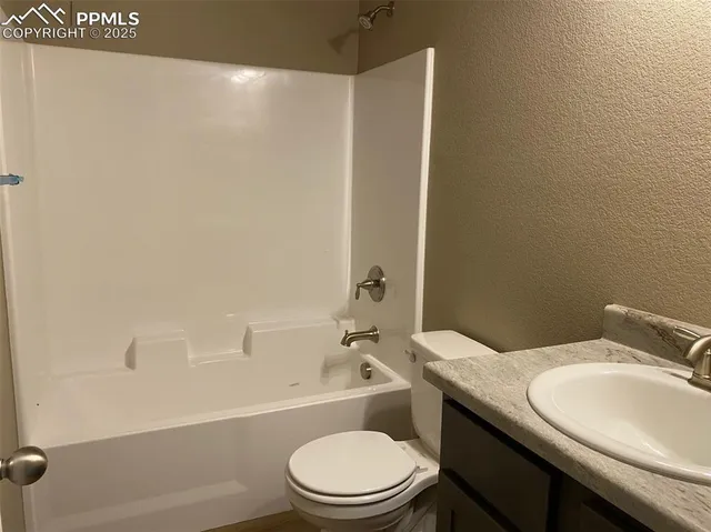 $299,900 | 3534 Wapiti Lane, Pueblo, CO 81005