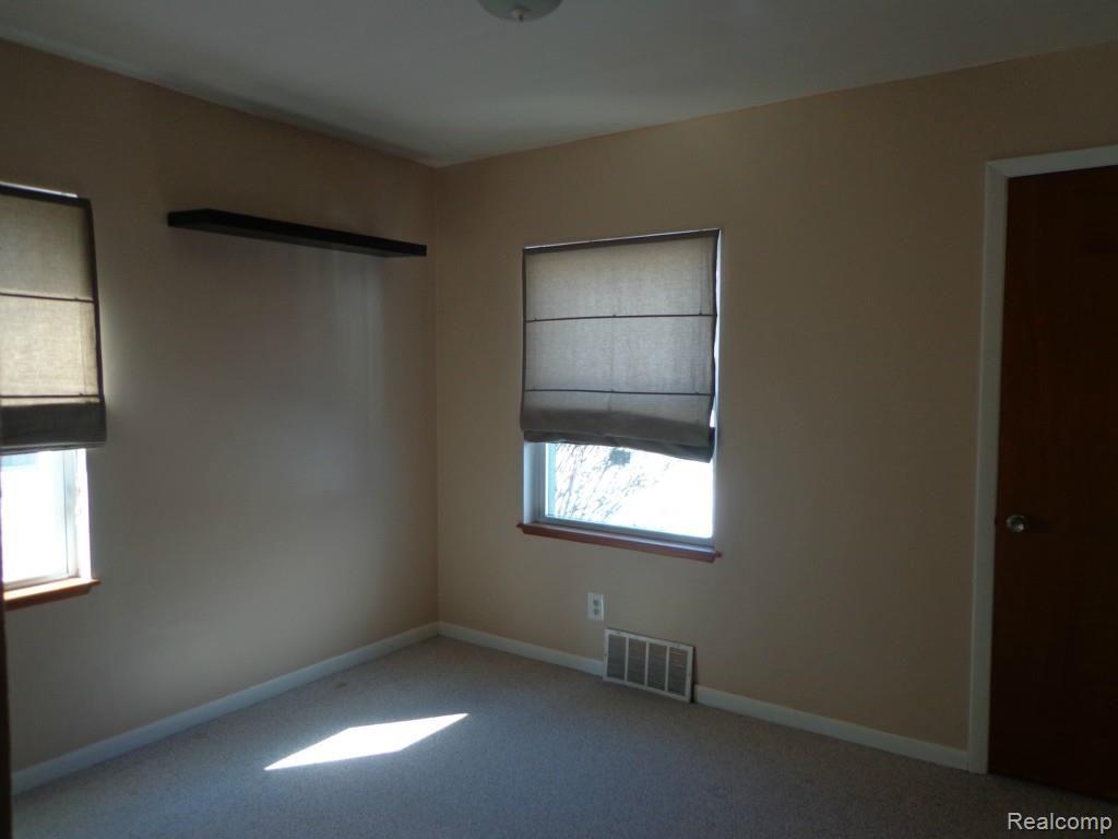 2313 Princeton Road Berkley, MI 48072 - Photo 17 of 28 2313 Princeton march 2014 005.jpg